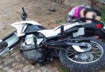 Mulher é morta a tiros enquanto pilotava moto em Piripiri