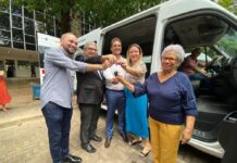 Sesapi entrega veículos para transporte de pacientes ao HGV e dois municípios