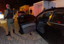 Motorista com carro “desgovernado” colide em três veículos e atropela homem em Pedro II