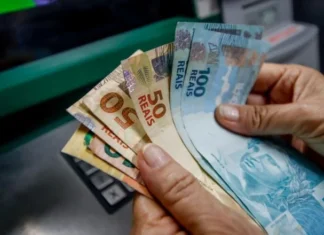 INSS libera primeira parcela do 13º a aposentados a partir do dia 24; veja calendário